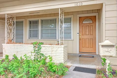 1010 E Humphreys Seguin TX 78155
