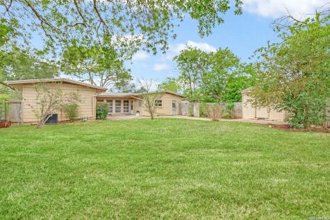 1010 E Humphreys Seguin TX 78155