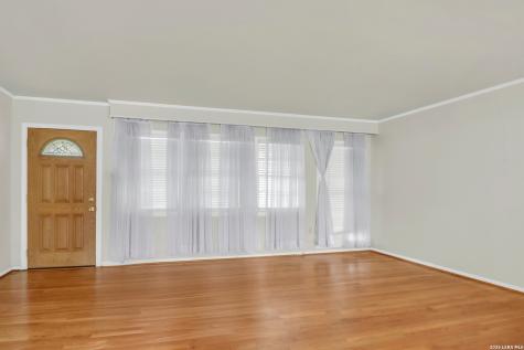 1010 E Humphreys Seguin TX 78155
