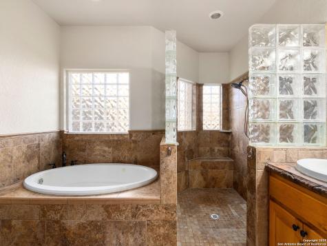 102 Oak Valley Drive Boerne TX 78006