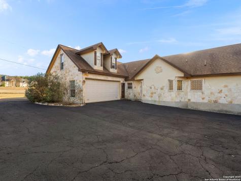 102 Oak Valley Drive Boerne TX 78006
