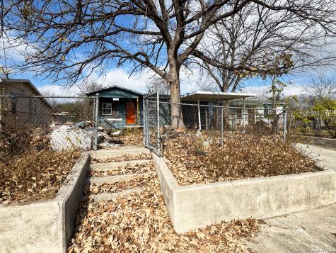 1513 Gibbs San Antonio TX 78202