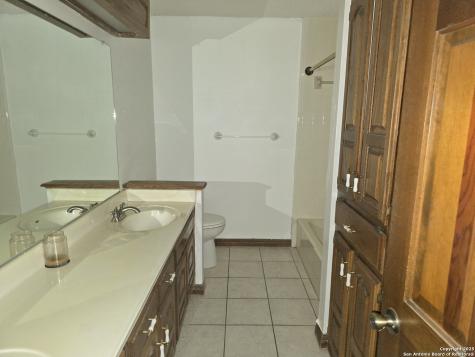 6207 Pine Needles San Antonio TX 78244