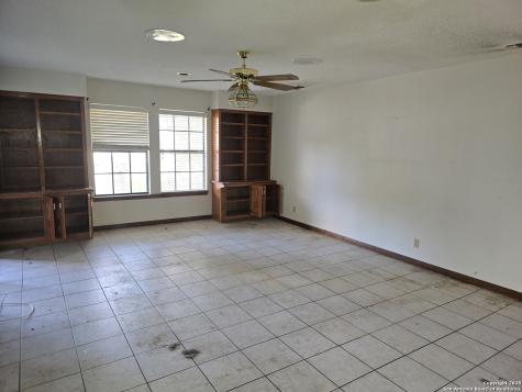 6207 Pine Needles San Antonio TX 78244