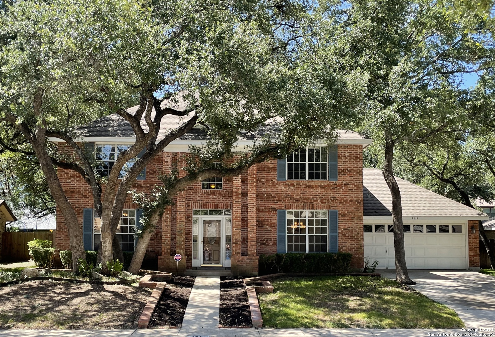 4614 Black Oak Woods San Antonio TX 78249