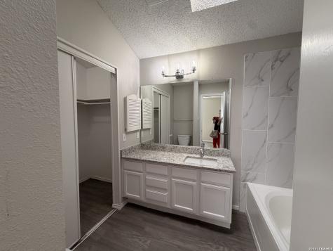 12063 Stoney Summit San Antonio TX 78247