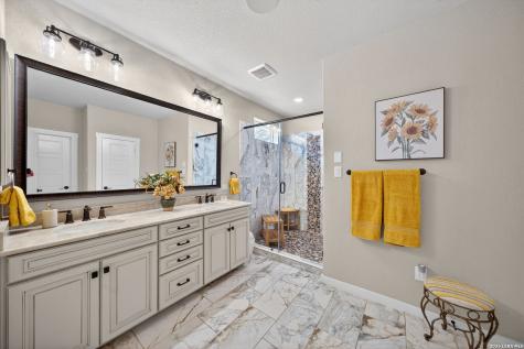 5843 Whitby #11 San Antonio TX 78240