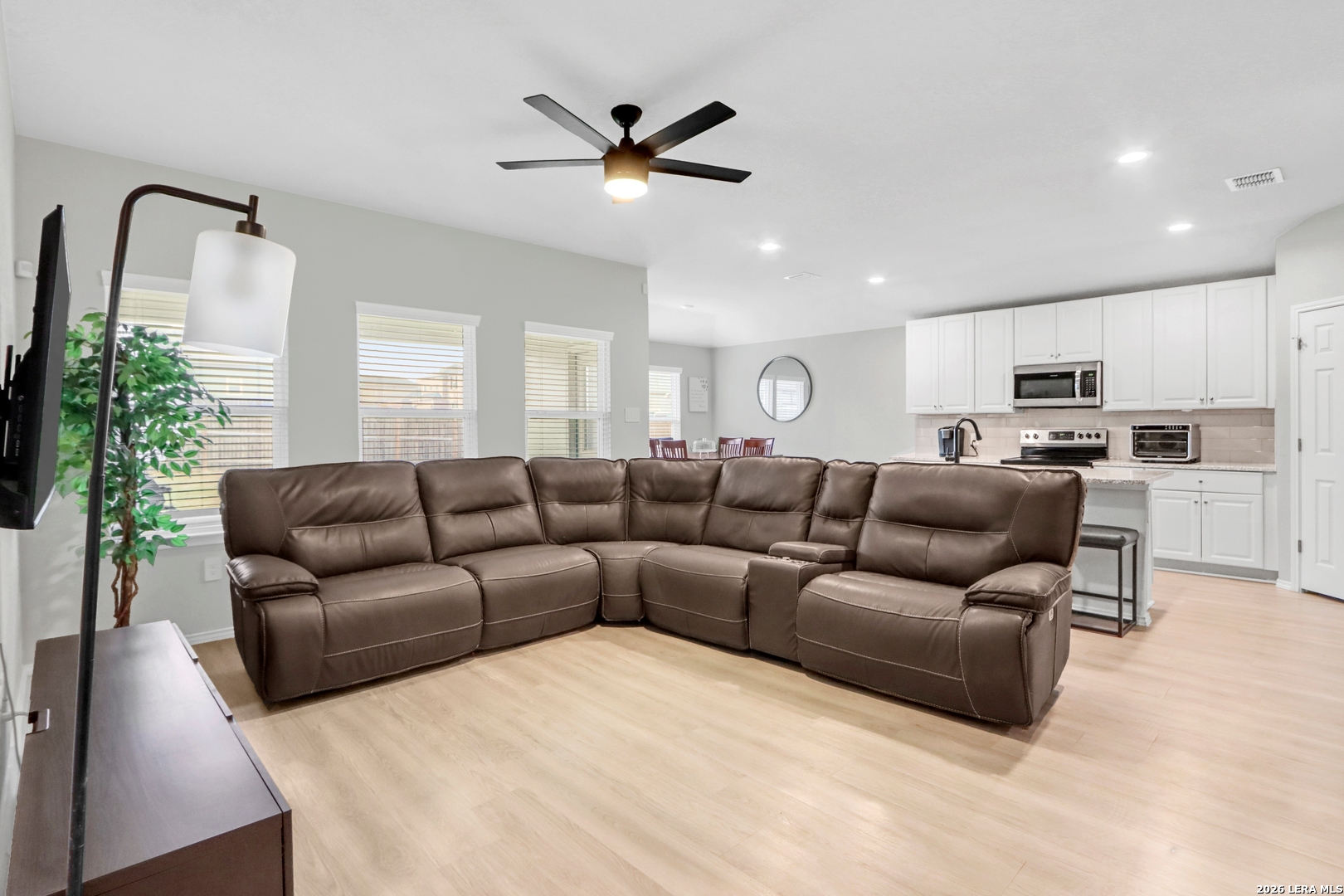3200 Broad View Seguin TX 78155
