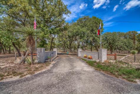 139 Palo Verde Floresville TX 78114
