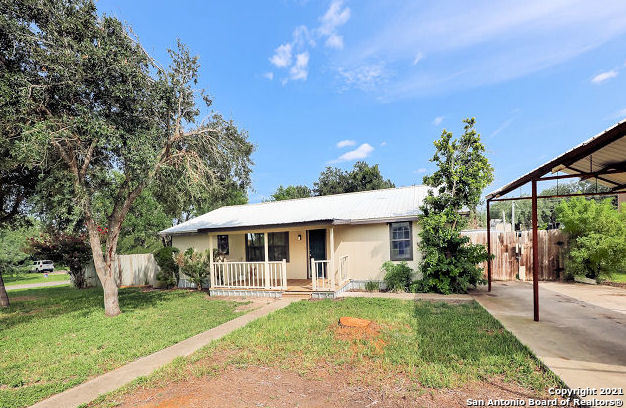 1201 Terry Street George West TX 78022