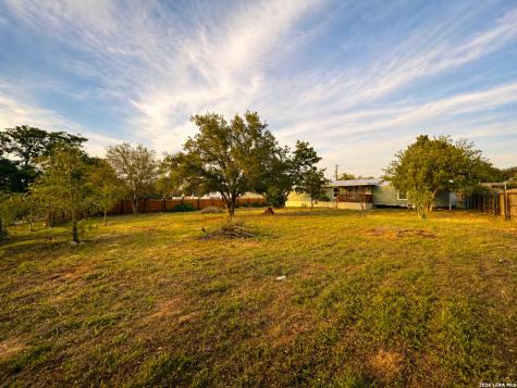 22823 Copper Canyon Drive Elmendorf TX 78112