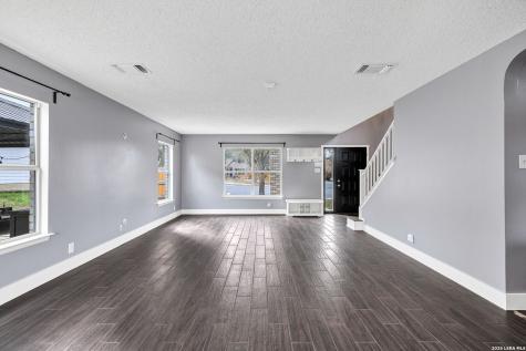 2435 Thrasher Oak San Antonio TX 78232