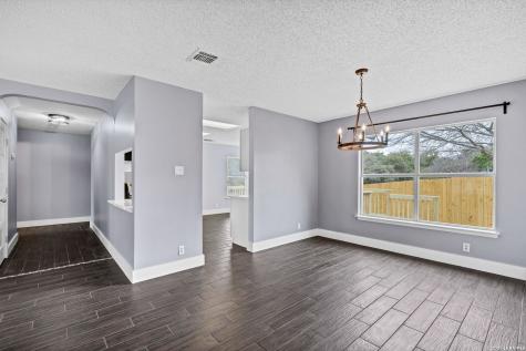 2435 Thrasher Oak San Antonio TX 78232