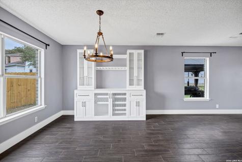 2435 Thrasher Oak San Antonio TX 78232