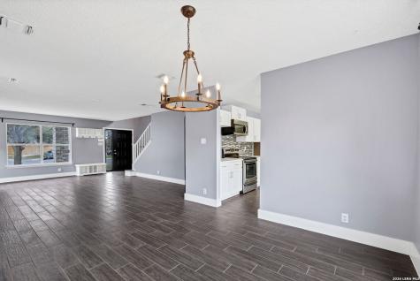 2435 Thrasher Oak San Antonio TX 78232