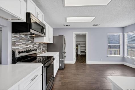 2435 Thrasher Oak San Antonio TX 78232