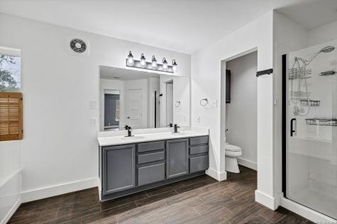 2435 Thrasher Oak San Antonio TX 78232
