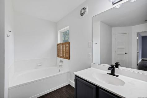 2435 Thrasher Oak San Antonio TX 78232