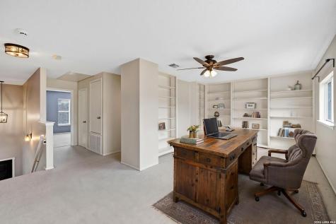 2435 Thrasher Oak San Antonio TX 78232