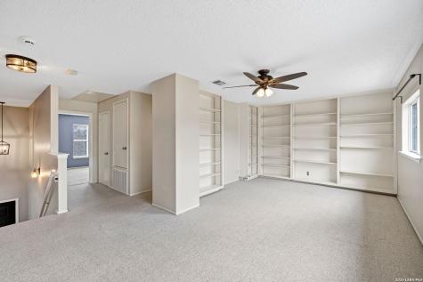 2435 Thrasher Oak San Antonio TX 78232