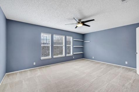 2435 Thrasher Oak San Antonio TX 78232