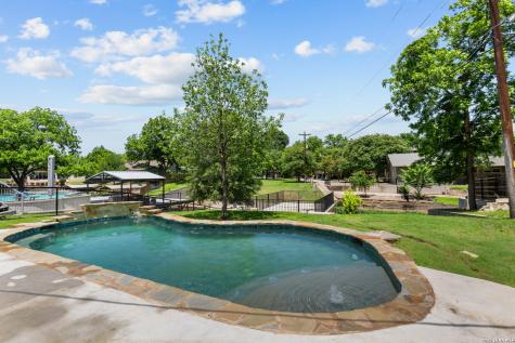 3900 N Apache Circle Kingsland TX 78639