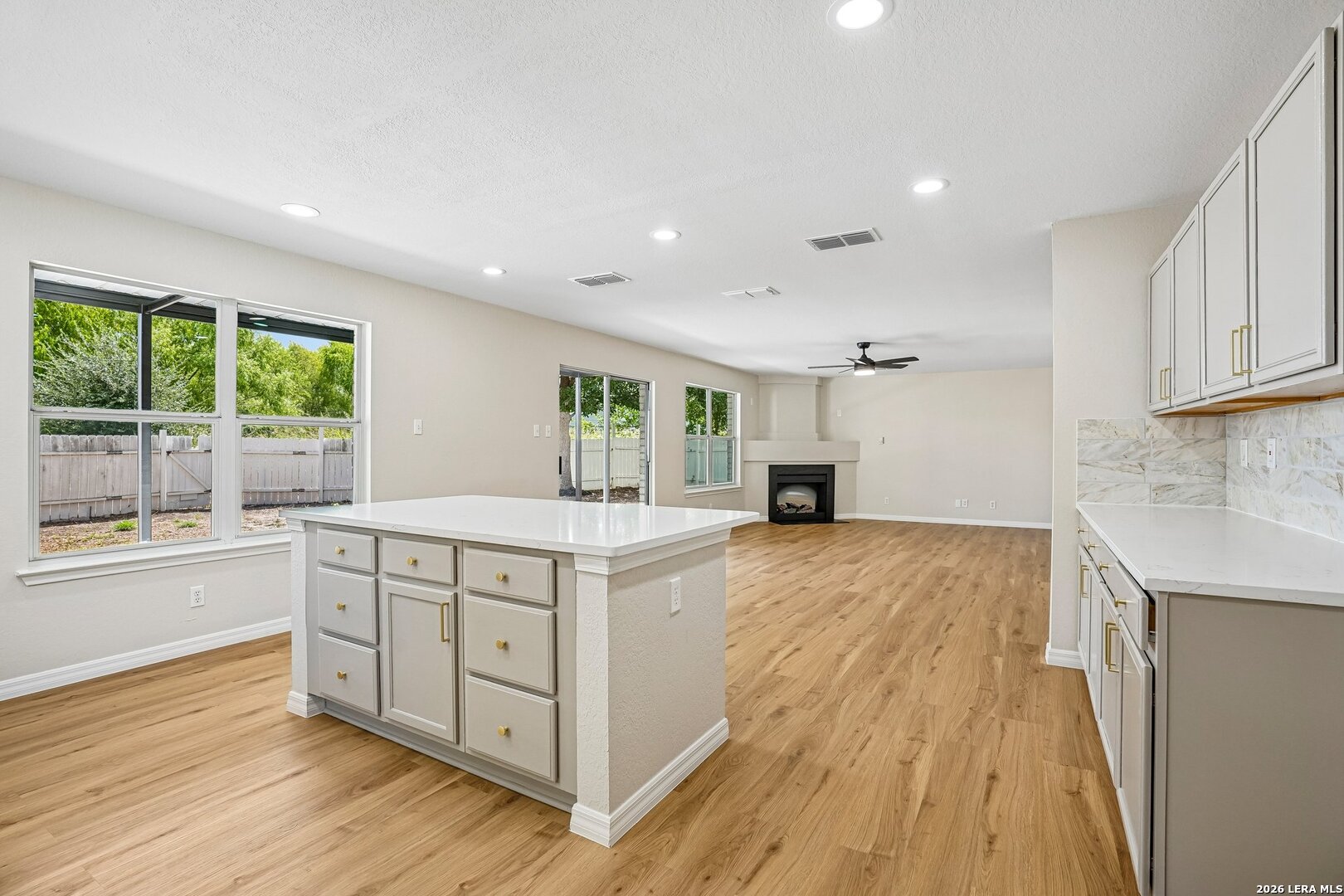 5526 Burton Farm San Antonio TX 78244