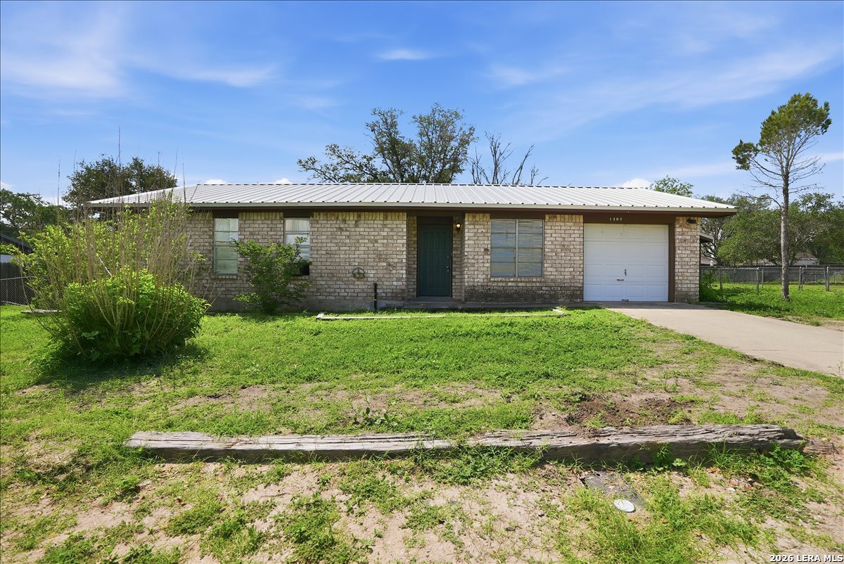 1307 Amy Street George West TX 78022