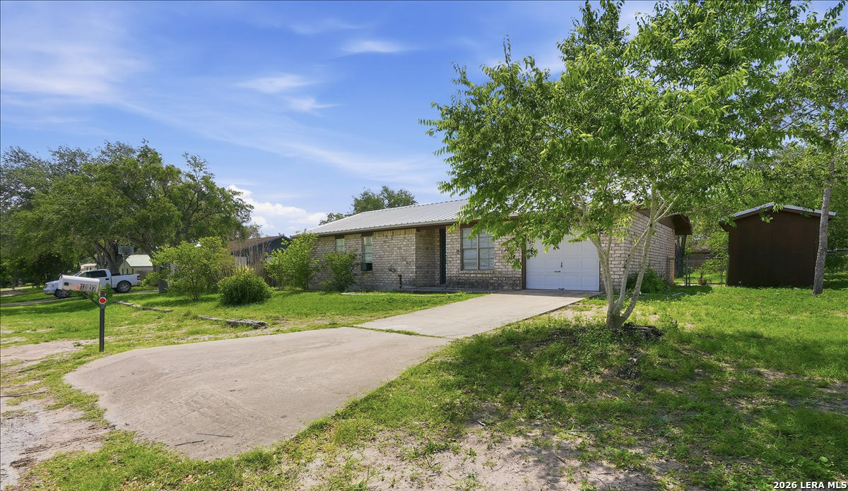 1307 Amy Street George West TX 78022