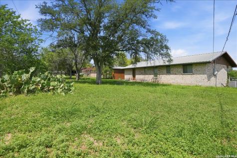 1307 Amy Street George West TX 78022