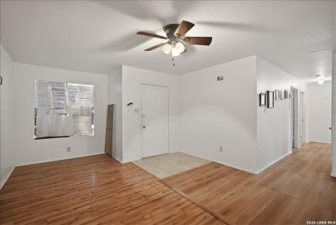 1307 Amy Street George West TX 78022