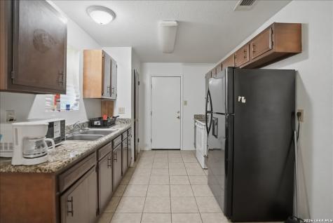 1307 Amy Street George West TX 78022