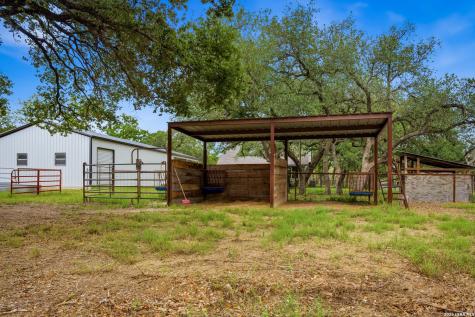206 S Palo Alto Drive Floresville TX 78114