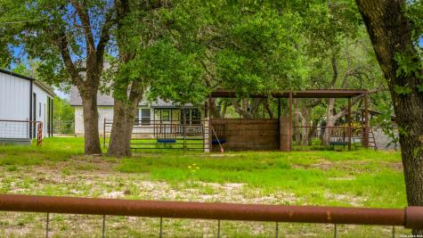 206 S Palo Alto Drive Floresville TX 78114