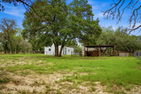 206 S Palo Alto Drive Floresville TX 78114