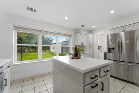 206 S Palo Alto Drive Floresville TX 78114
