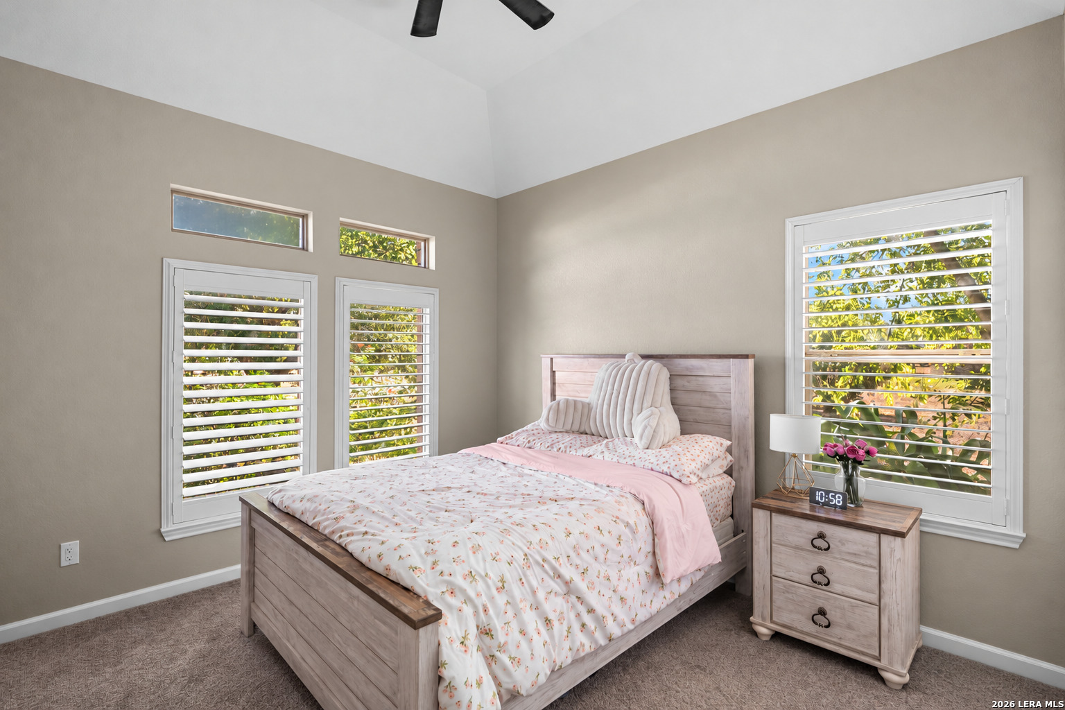 17915 Rockys Circle Lytle TX 78052