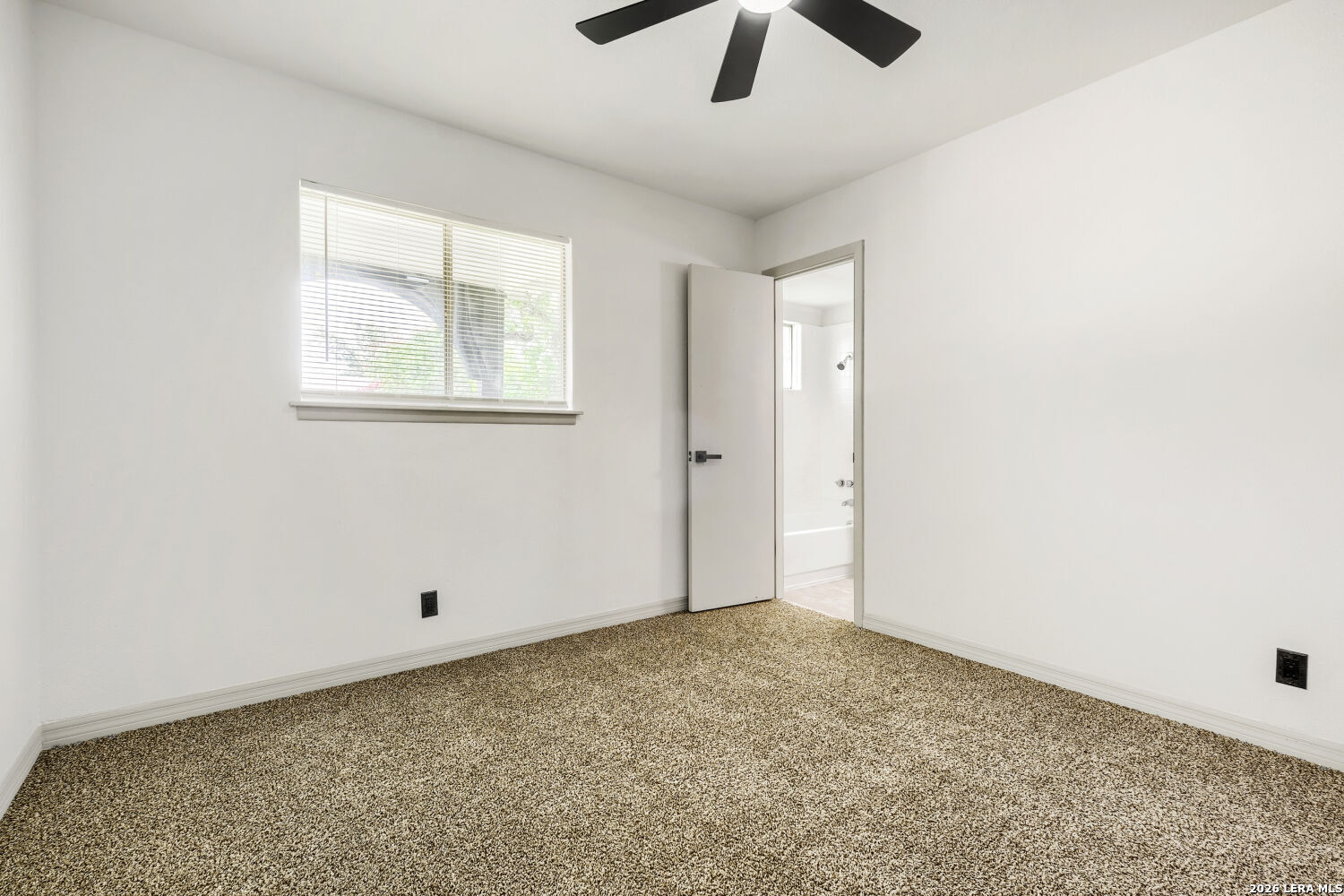 304 Avenue D Converse TX 78109