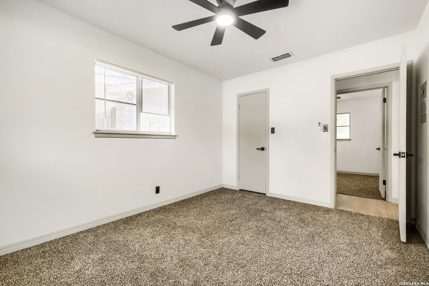 304 Avenue D Converse TX 78109