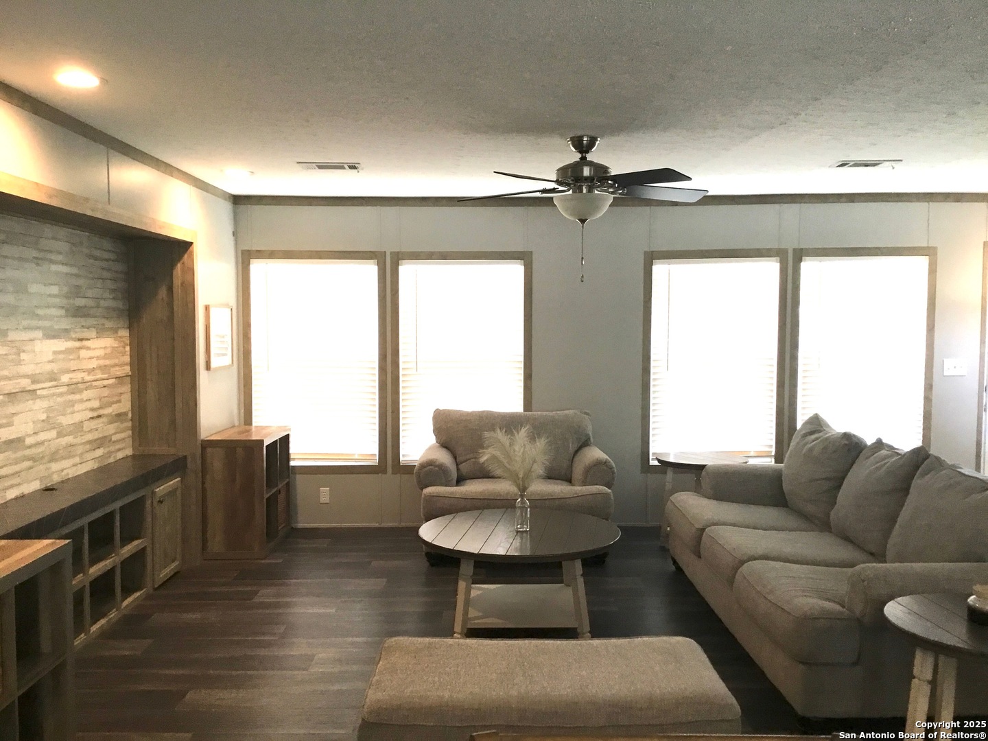680 SE Front Avenue Sabinal TX 78881
