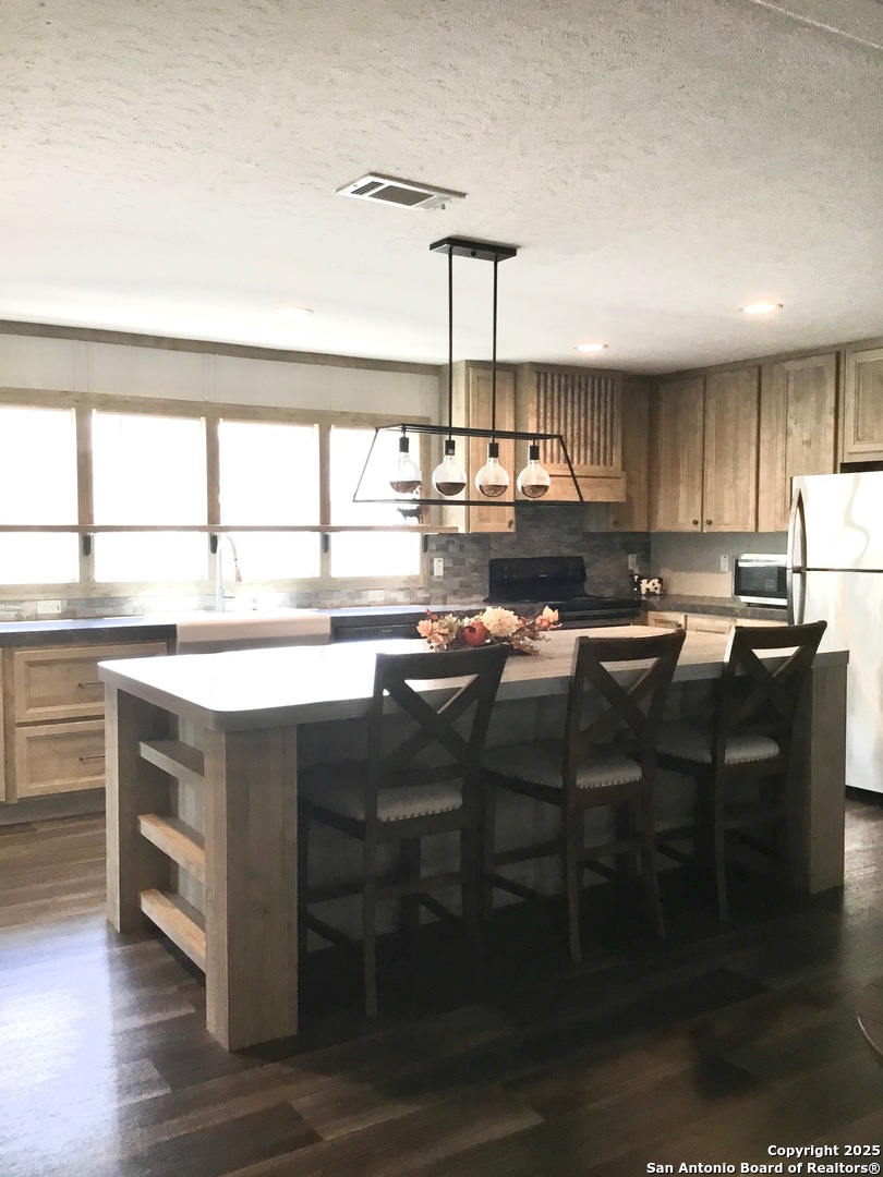 680 SE Front Avenue Sabinal TX 78881