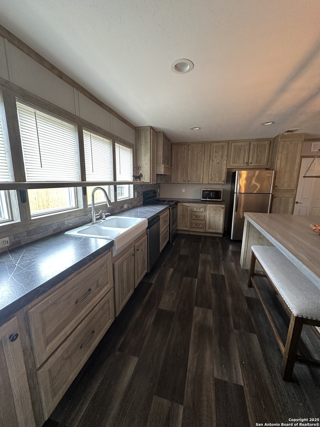 680 SE Front Avenue Sabinal TX 78881