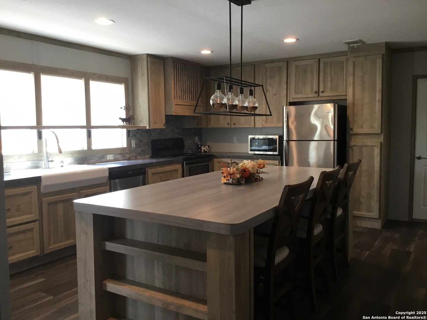 680 SE Front Avenue Sabinal TX 78881
