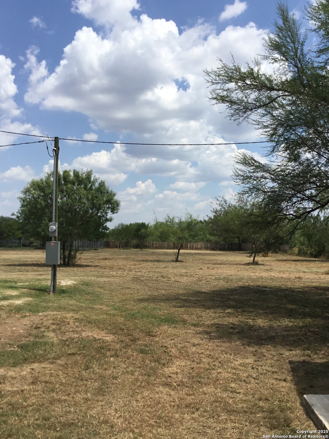 680 SE Front Avenue Sabinal TX 78881