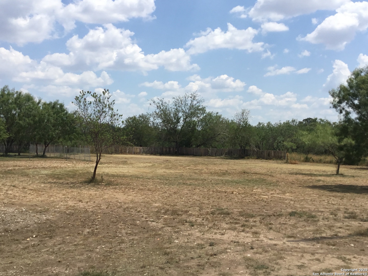 680 SE Front Avenue Sabinal TX 78881