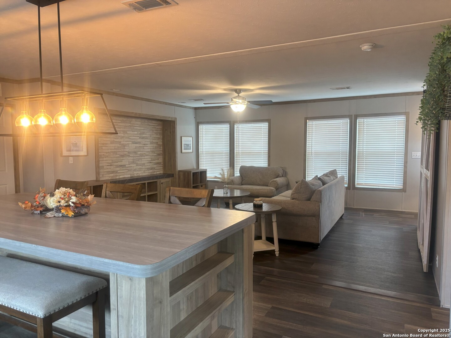 680 SE Front Avenue Sabinal TX 78881