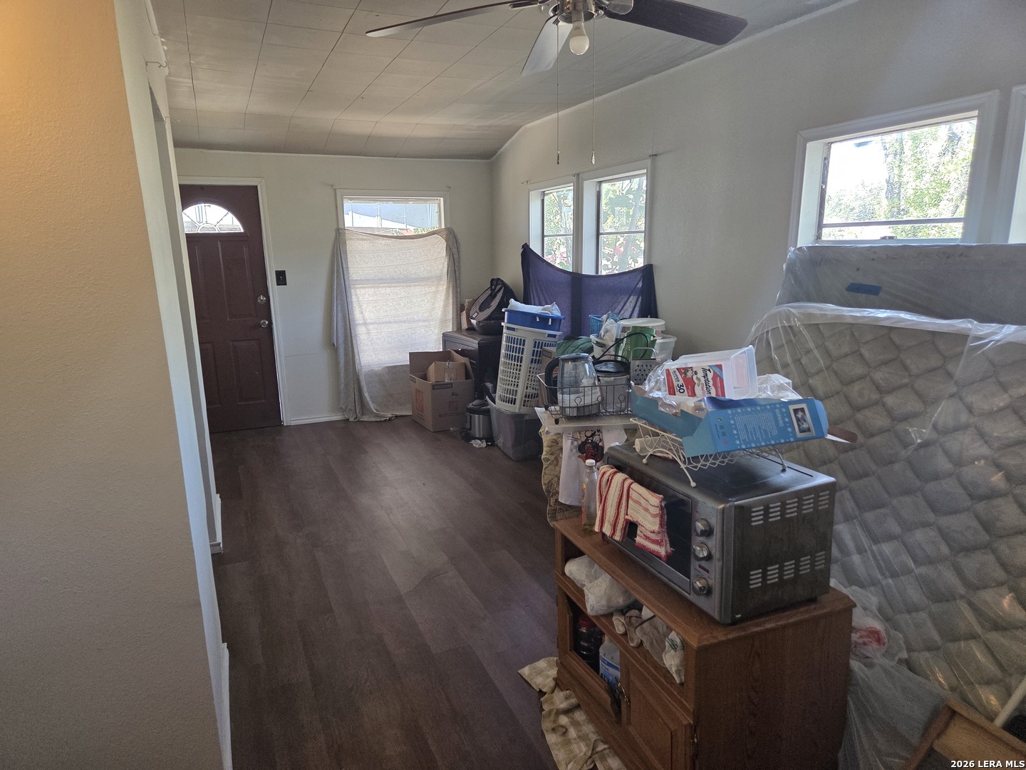 607 Hickory Highway Devine TX 78016