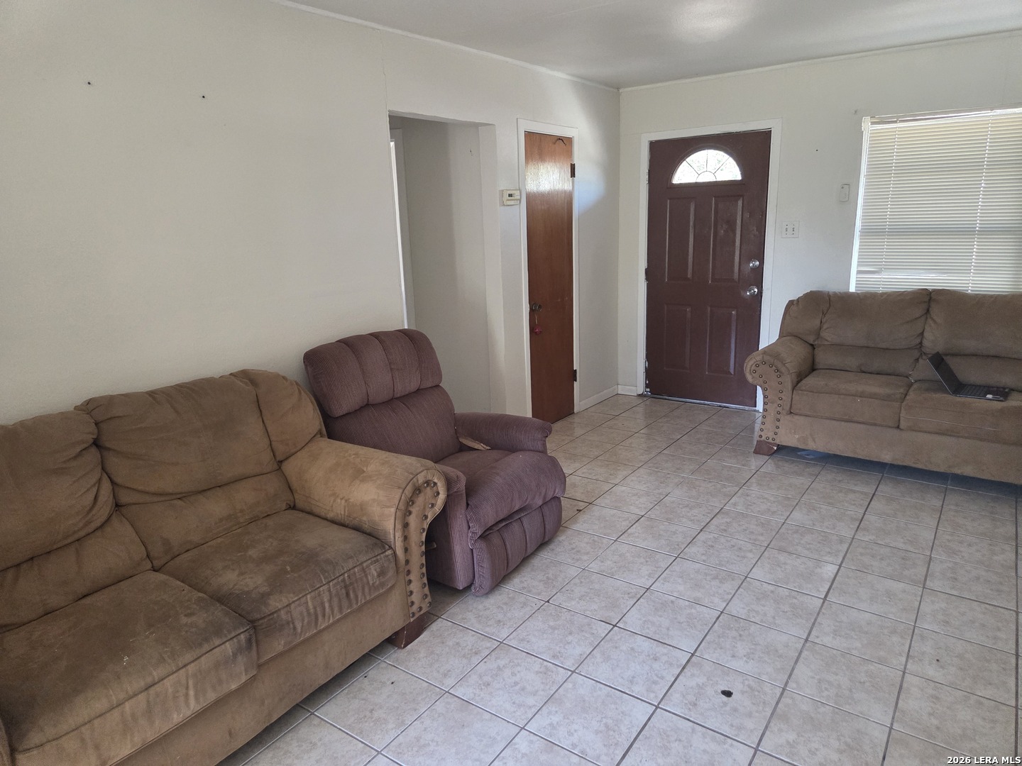 607 Hickory Highway Devine TX 78016