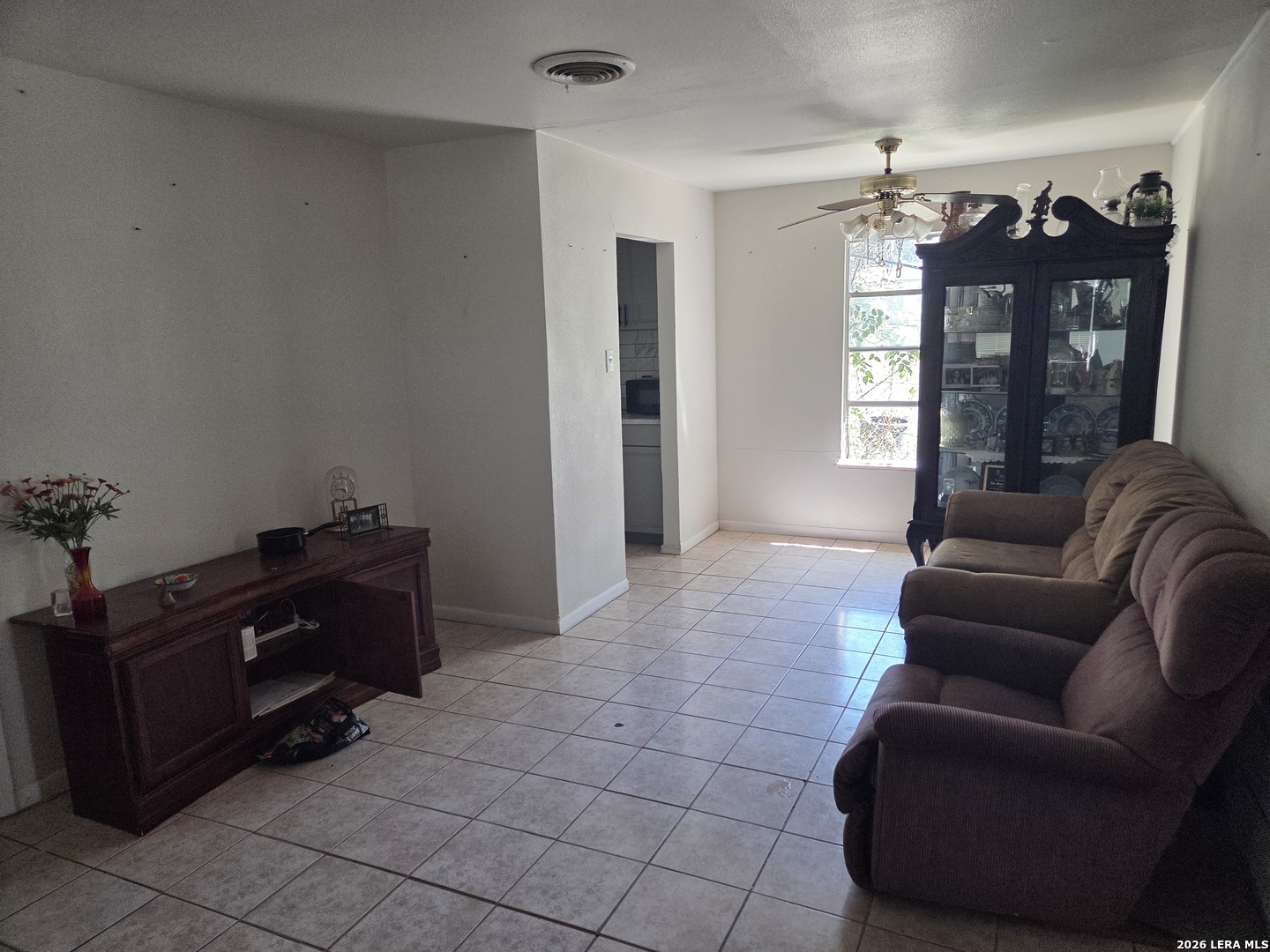 607 Hickory Highway Devine TX 78016