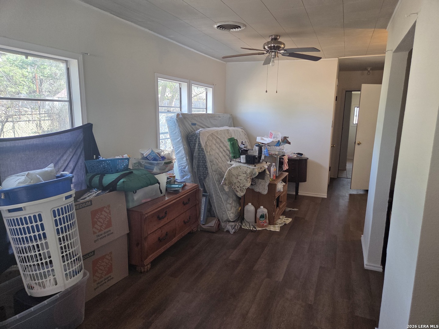 607 Hickory Highway Devine TX 78016